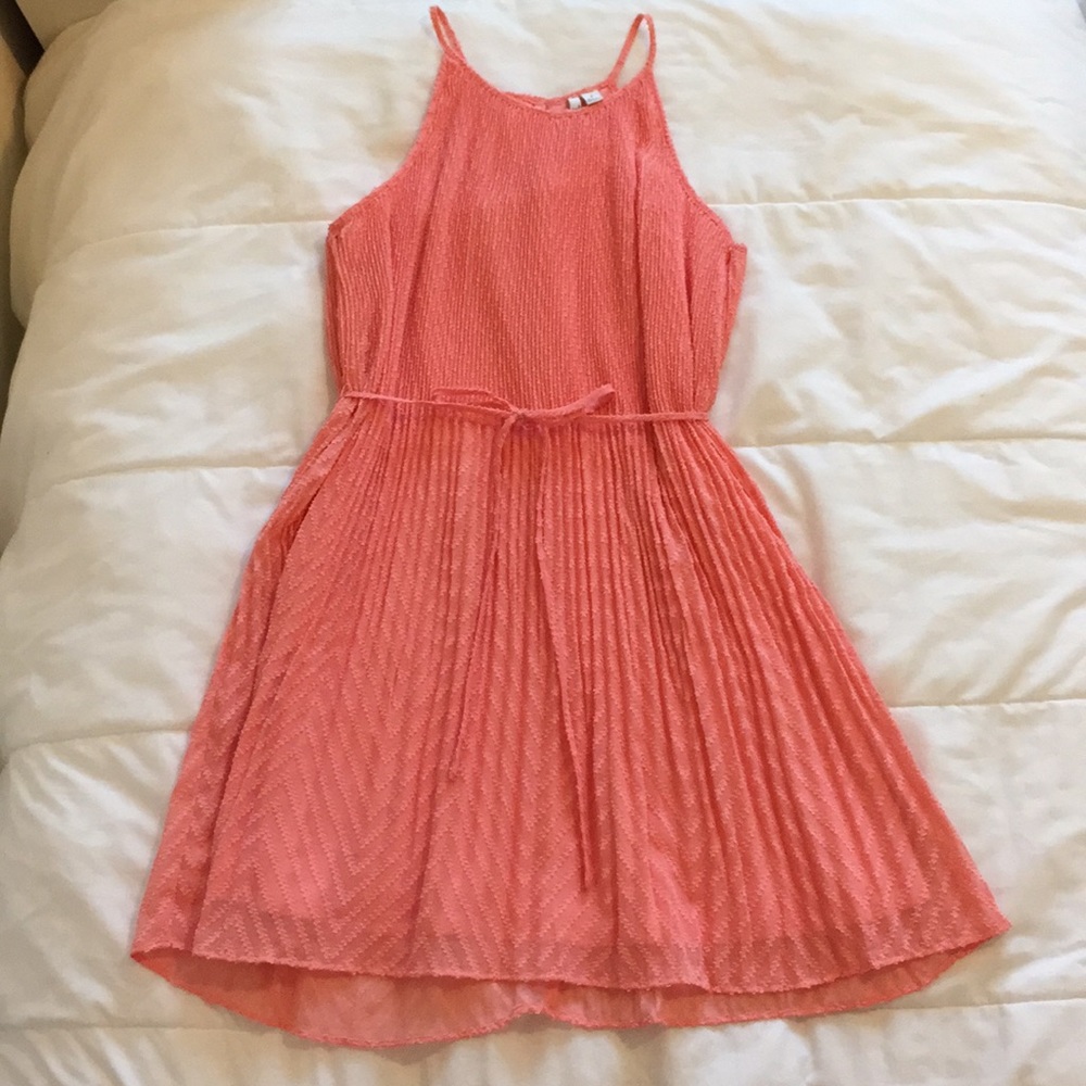 Color peach, Spring dress